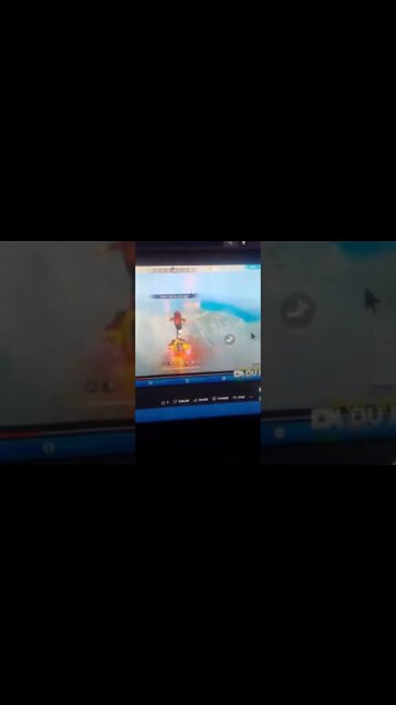 andando de prancha no ar free fire #shorts