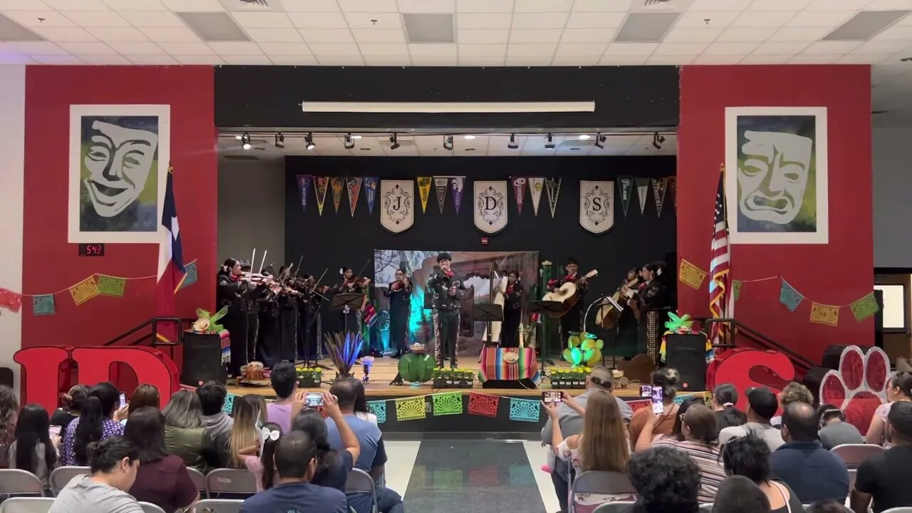 JD Salinas middle school 7th & 8th Mariachi.