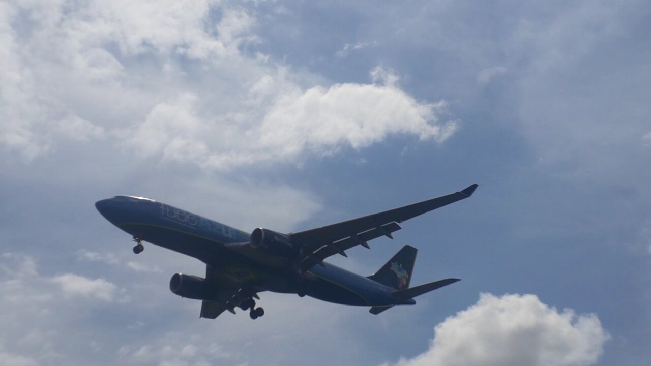 Airbus A330 PR-AIT na aproximação final antes de pousar em Manaus vindo de Campinas