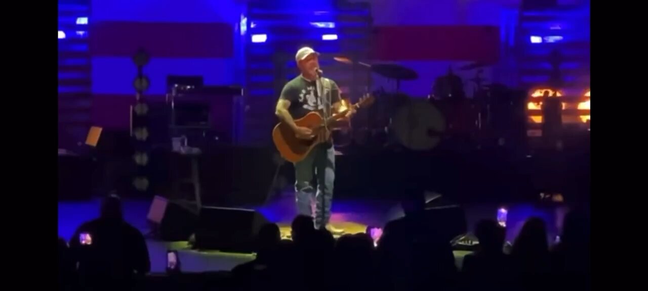 AARON LEWIS GOES NUKE ON DEMS!