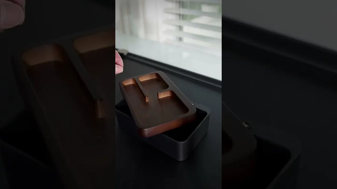 Revov Magnetic Rotating Tray Box