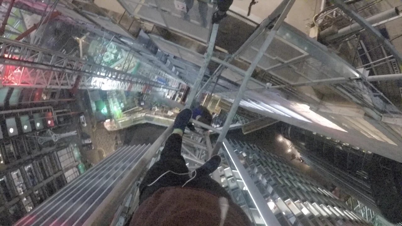 Climbing a 200m Crane in LONDON (Active building site)