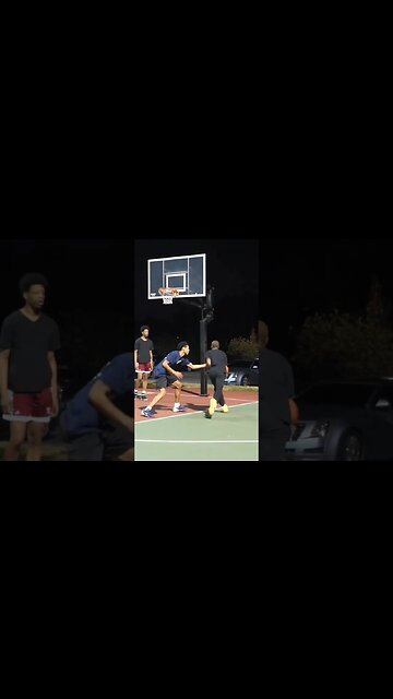 "SEND Me Yo Cash App" The Sideline was mesmerized. #dfriga #basketball #Jlew￼