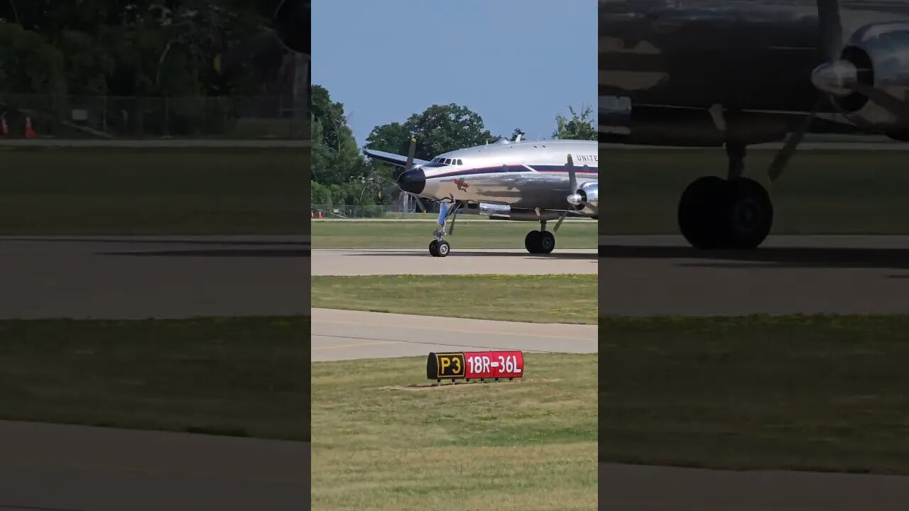 connie Constellation lands at #Oshkosh 2023