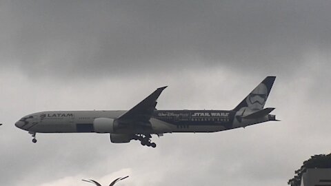 Boeing 777-300ER PT-MUA na završnom prilazu prije slijetanja u Manaus iz Guarulhosa