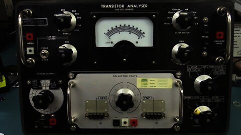 EEVblog #693 - AVO Transistor Analyser Teardown