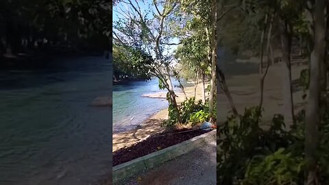 O que será que tem nessa ilha?