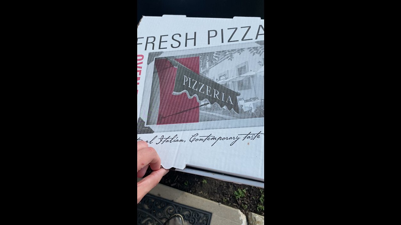 How to properly store leftover veggie pizza.