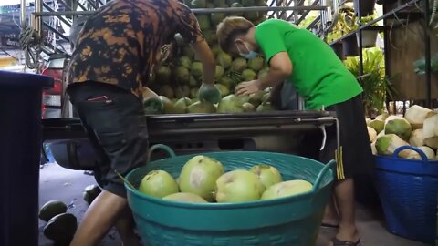 super speed! amazing coconut cutting skills thai street food 6