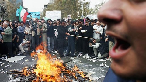 Iranians Rally In Tehran Ahead Of US Sanctions Reinstatement