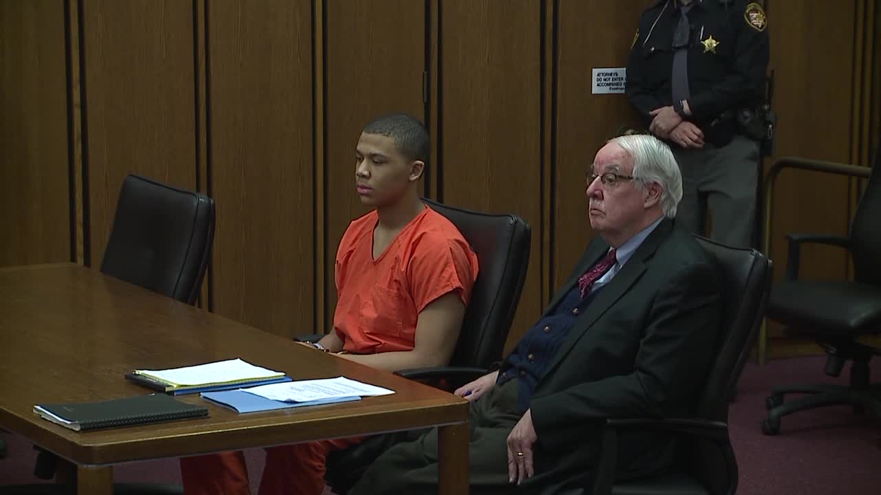 Teen egg robber sentenced for shooting at Cleveland priest