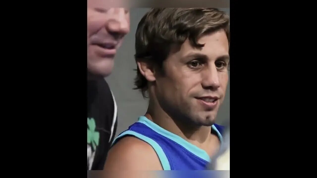 Conor Mcgregor roasting Urijah Faber’s butt chin