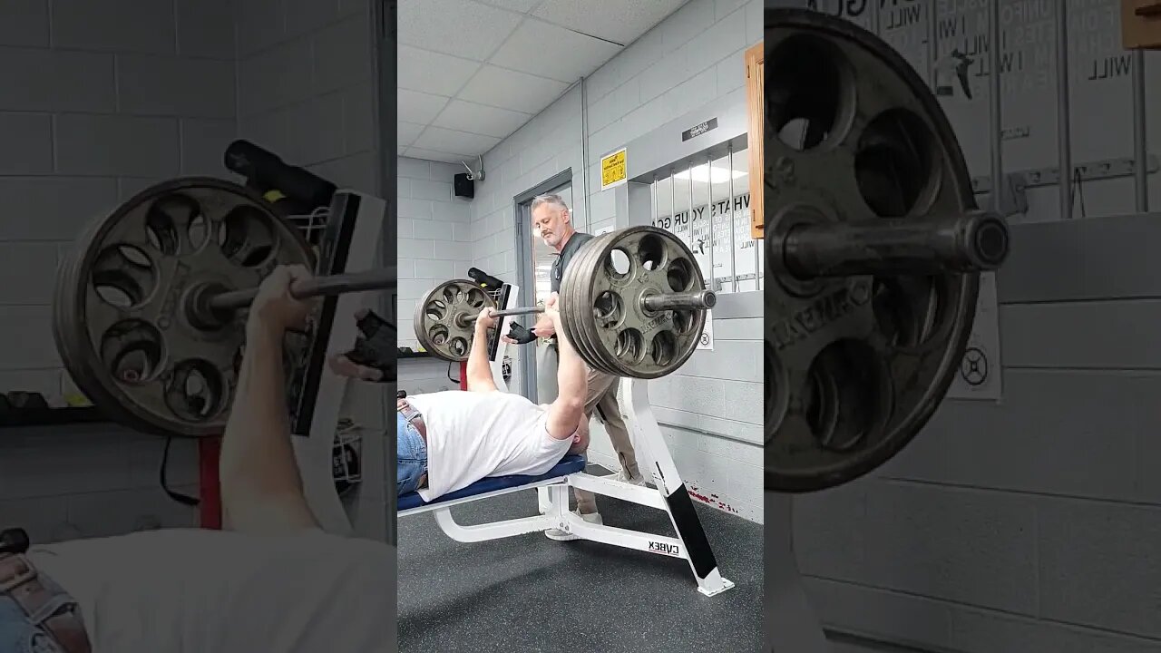 405lbs Raw bench again, Crazy 🤪 old man