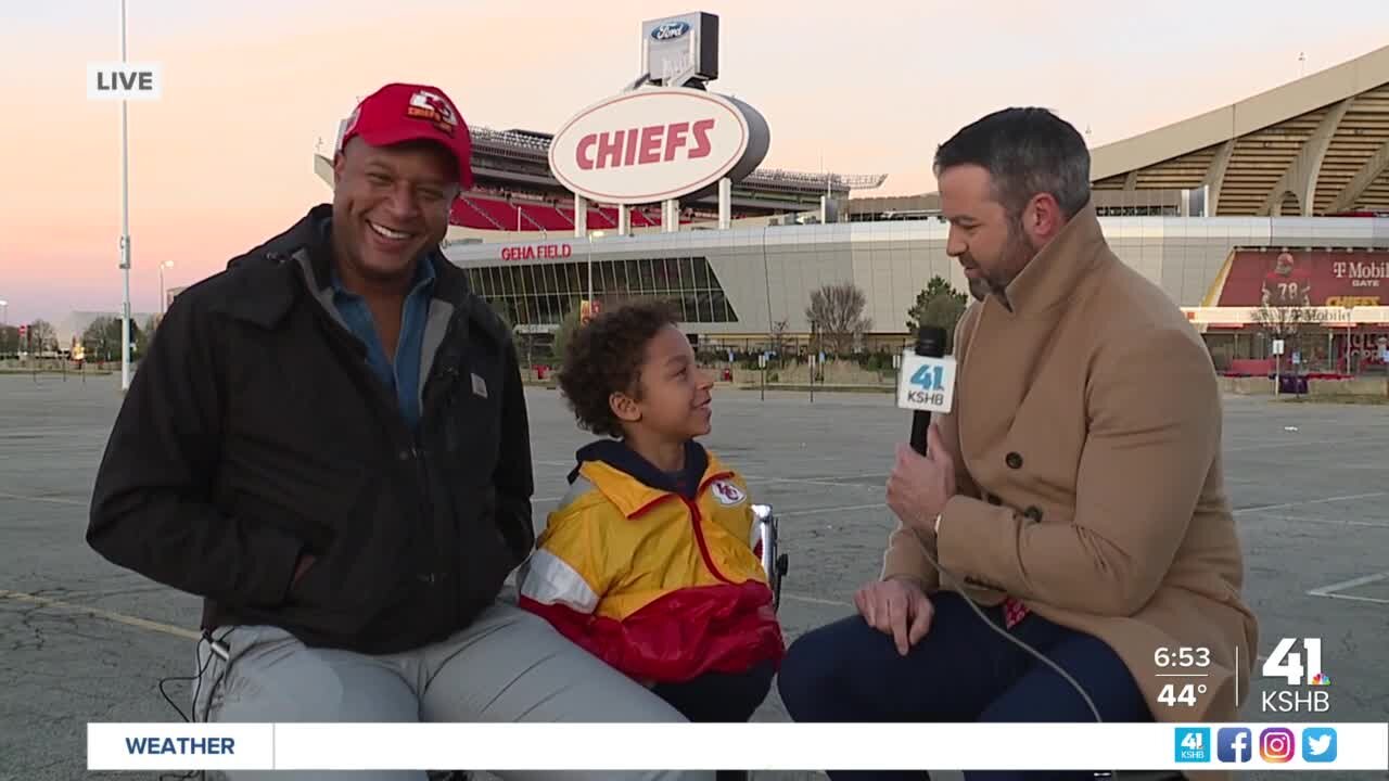 Today Show Anchor Craig Melvin discusses experience at Arrowhead for Sunday Night Football with son Del
