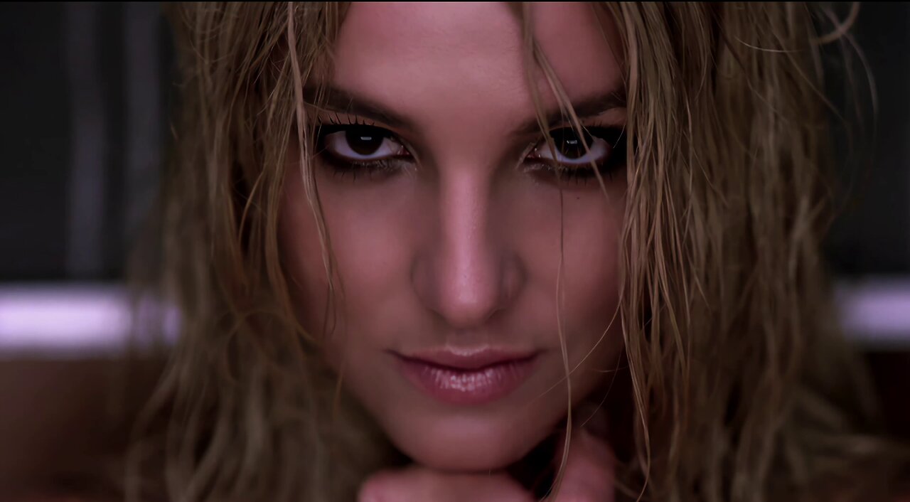 Britney Spears - Womanizer