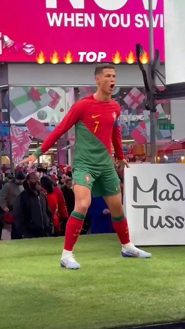 Cristiano Ronaldo Statue NY