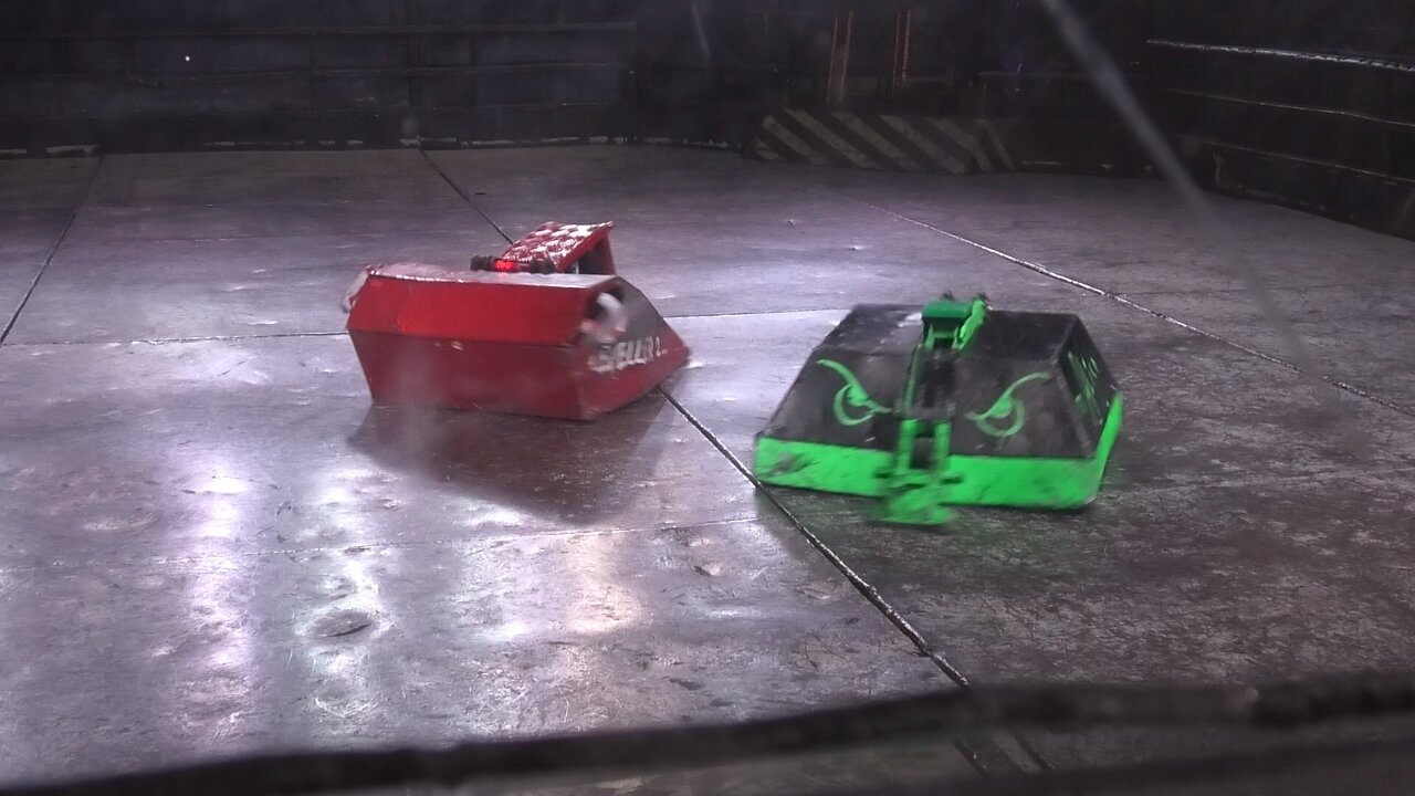 Extreme Robots Guilford 2023: Leveller 2 Mk 1.5 Vs Weird mAlice