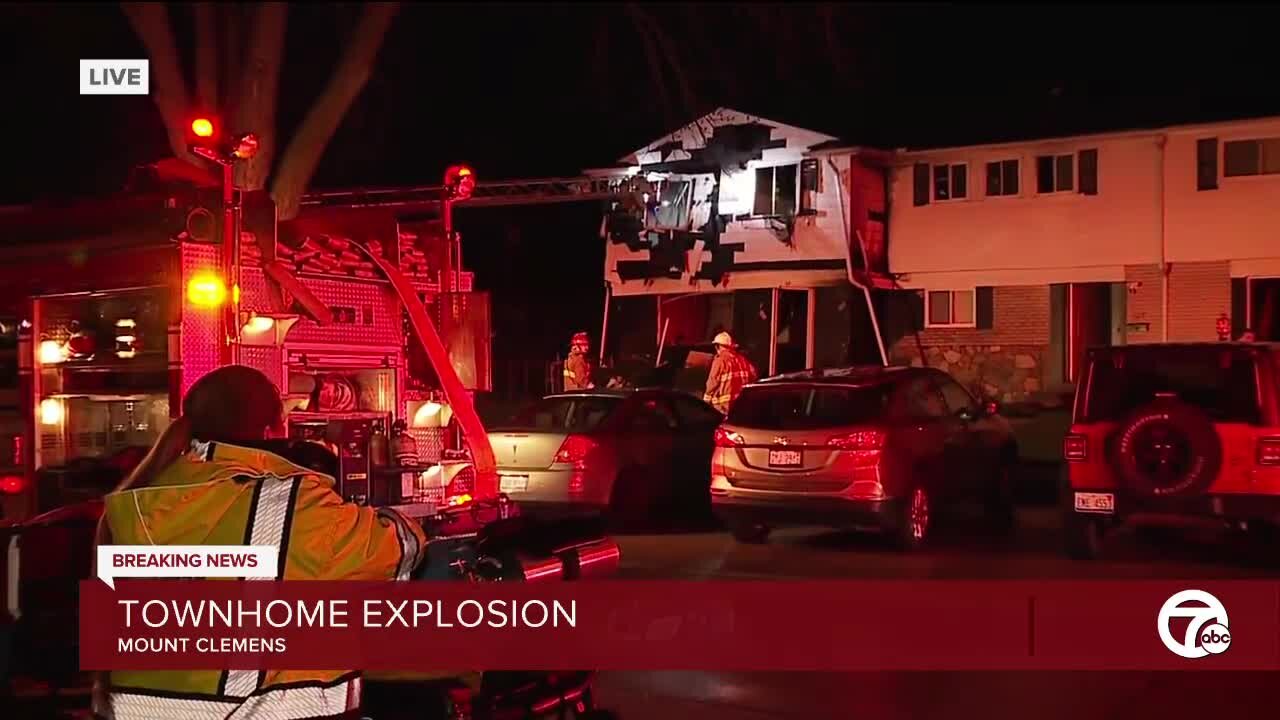 2 injured in possible home explosion in Mount Clemens