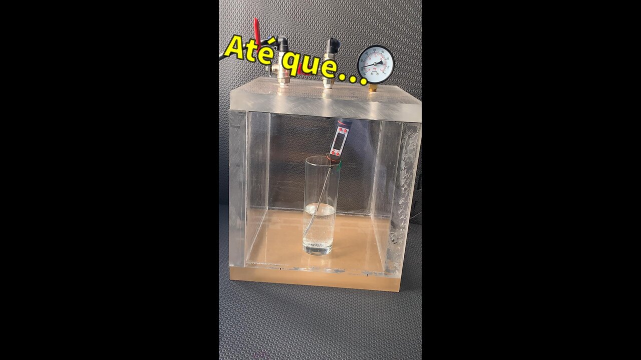 Incrivel o que acontece com a agua na camara de vacuo 😱😱😱