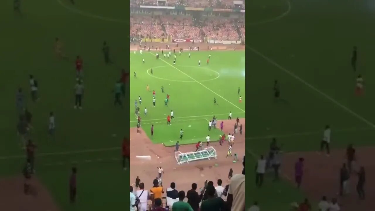 Fans Destroy Abuja National Stadium After Nigeria Failed To Qualify For The FIFA World Cup In Qatar!