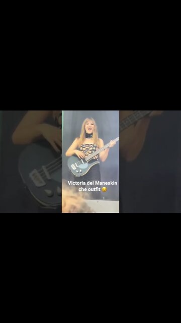Victoria dei Maneskin che outfit ☺️