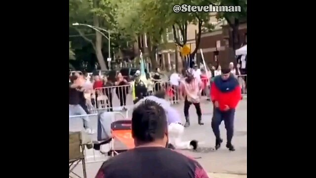 Machete Brawl at Parade in Chicago