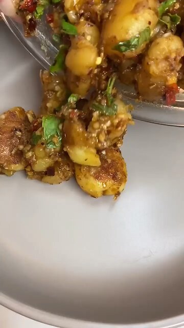 Spicy Potato on a stick 牙签辣土豆
