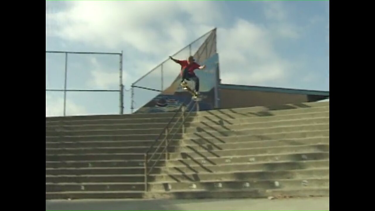 Kid Jumps 13 Stairs, Breaks Skateboard in Half With Gooch