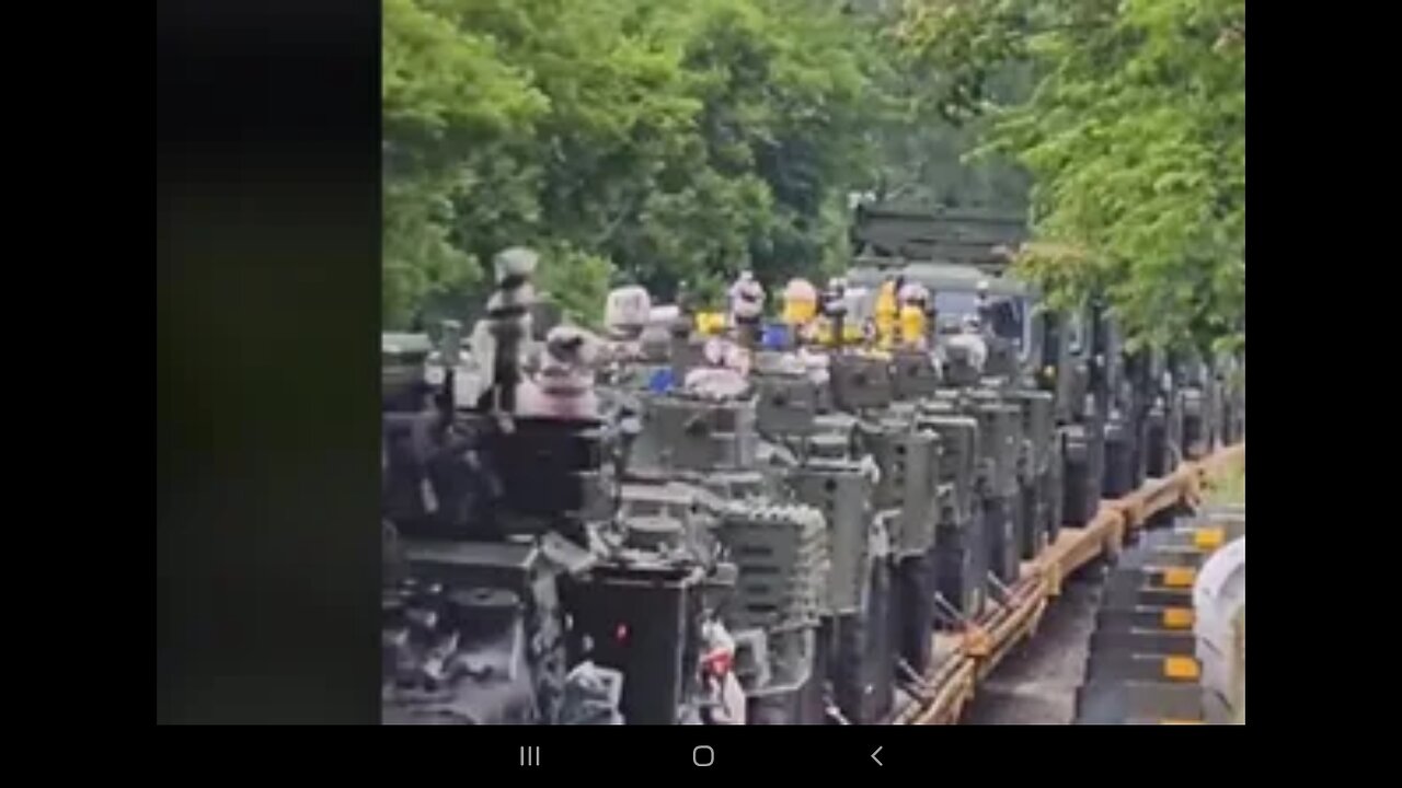 MASSIVE MILITARY MOVEMENT IN U.S/CANADA, TROOPS DROPPED OFF IN CALIFORNIA NEIGHBORHOOD