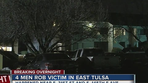 Man robbed outside East Tulsa apartment complex overnight