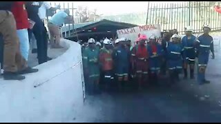 Jubilant workers emerge from underground after ending a nine-day sit-in at Rustenburg mine (Att)