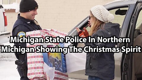 Michigan State Police In Northern Michigan Showing The Christmas Spirit