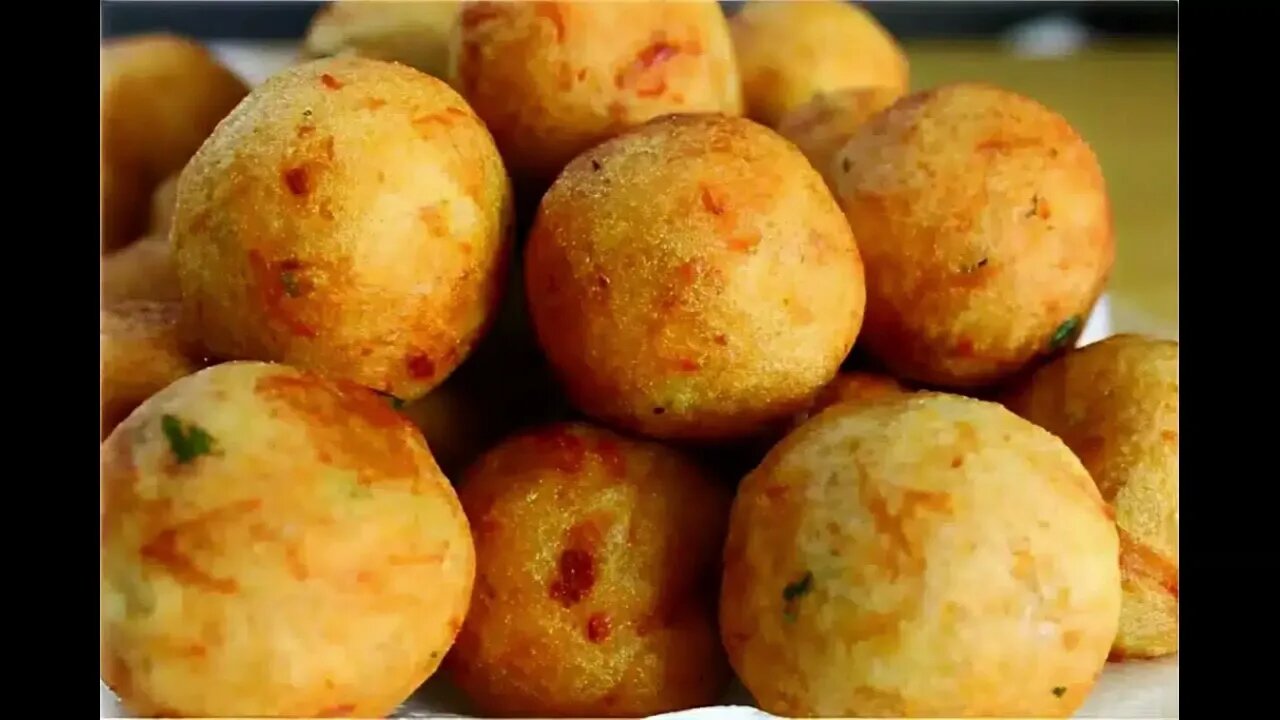 Como fazer bolinho de batata com frango que derrete na boca