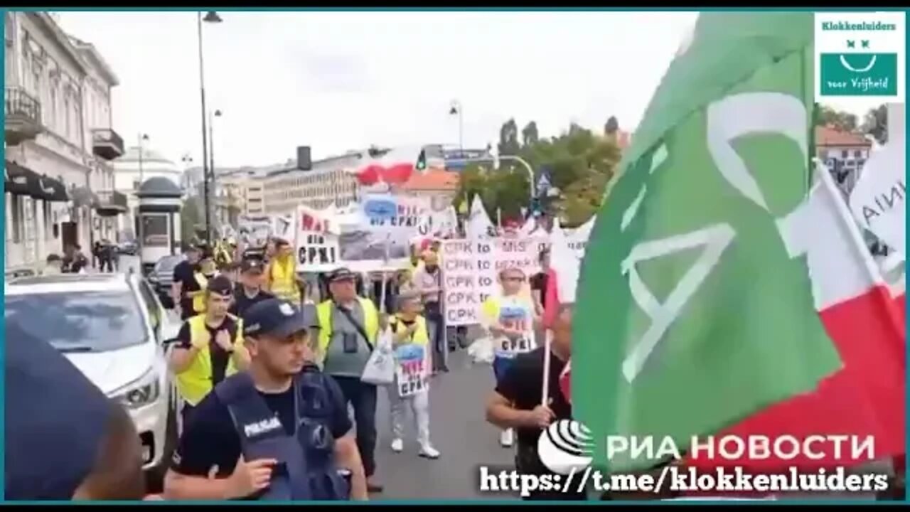 🇵🇱 Polish farmers are rising up! This is growing into a global movement