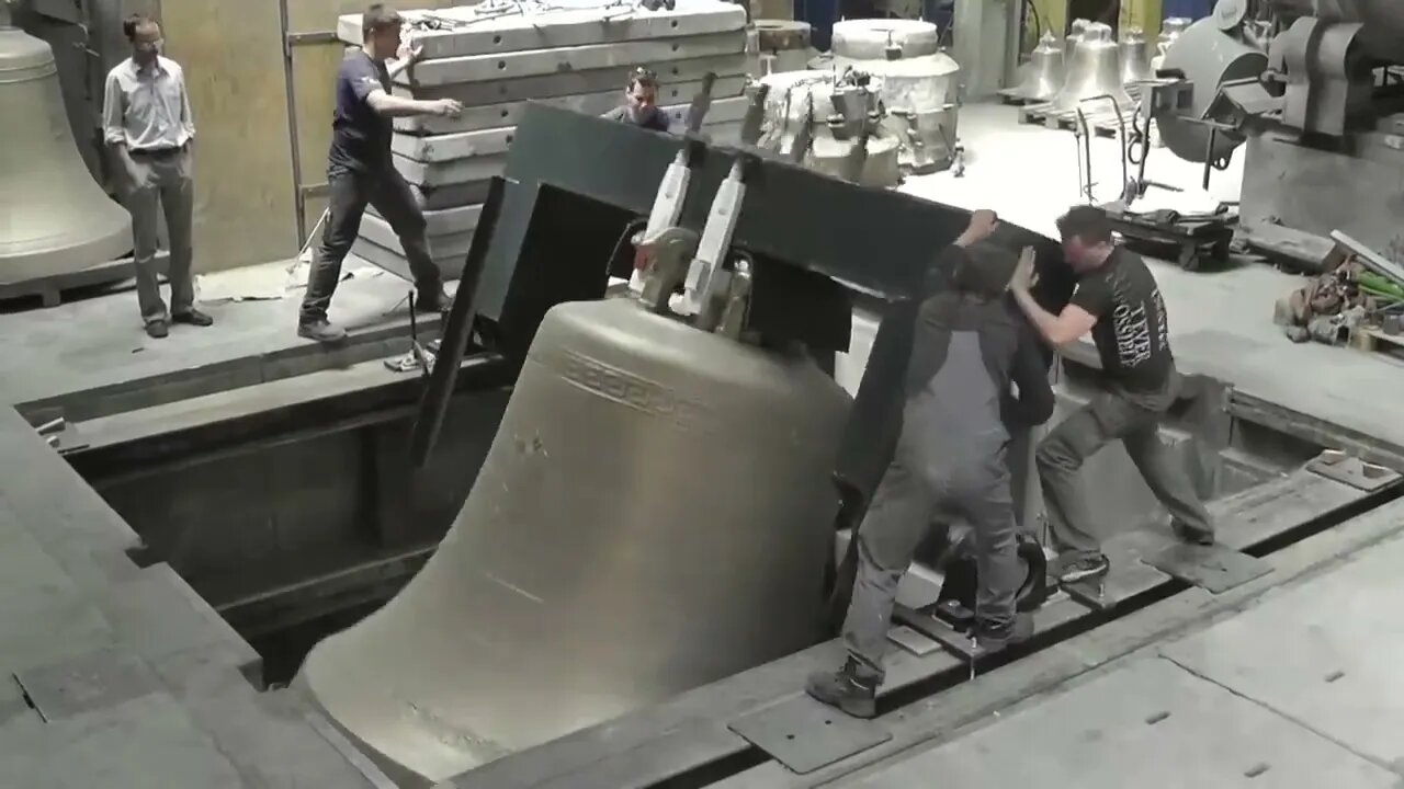 15,684kg Bell ringing