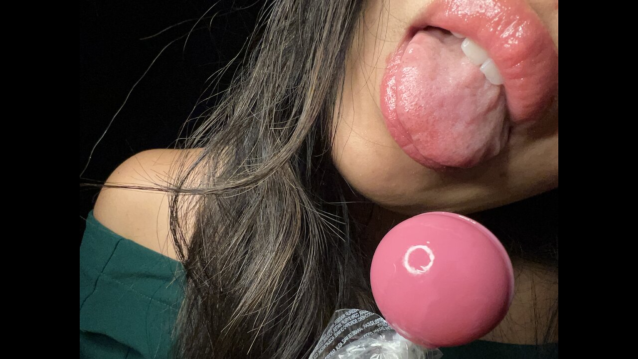 ASMR LICKING LOLLIPOP MOUTH SOUNDS MIC SOUNDS