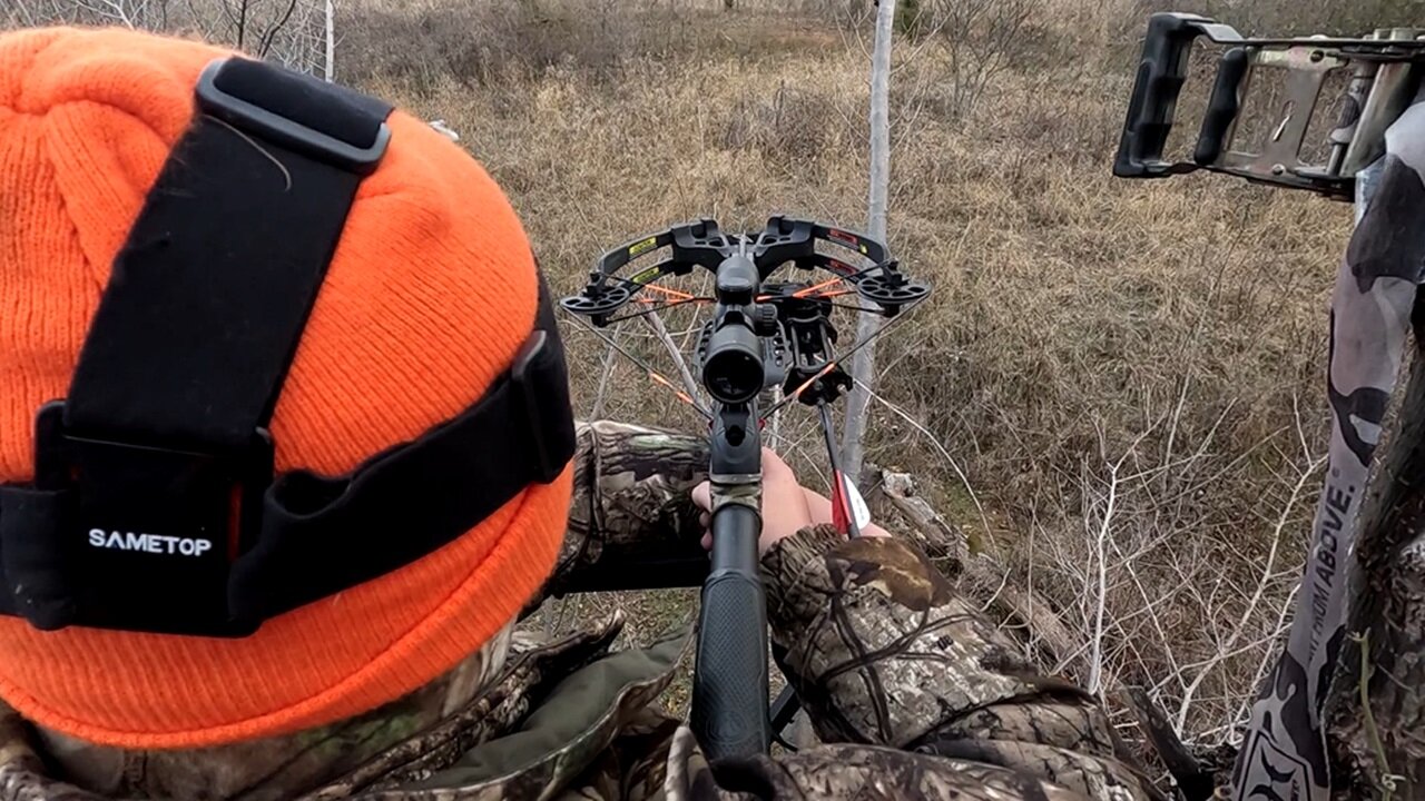 CROSSBOW HUNTING FOR DEER!