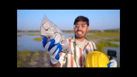 Throwing 1 Kg Sodium in Water _ बस मरते मरते बचा _ It Was Dangerous(480P)