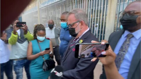 Carl Niehaus address the media outside the Joburg Central police station