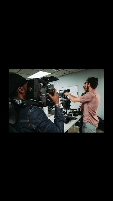 Video editor Freelancer on description !