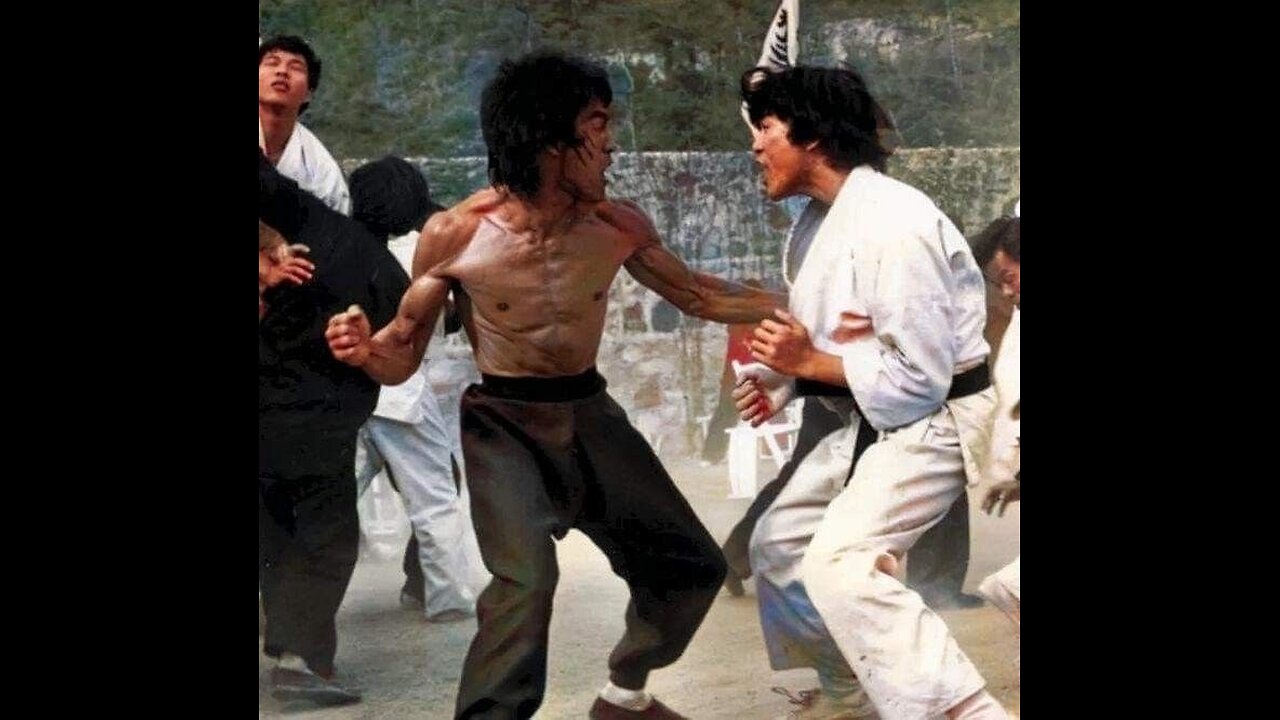 Cross kick Studio Films Bruce Lee Enter the Dragon