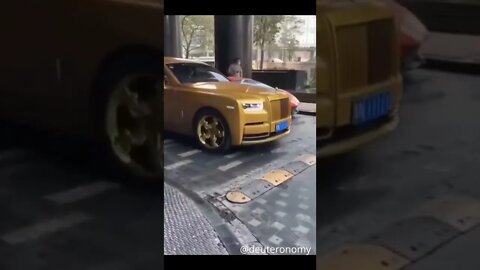 Gold plated rolls royce in cool look #shortsviral #shortsvideo #shorts #rollsroyce