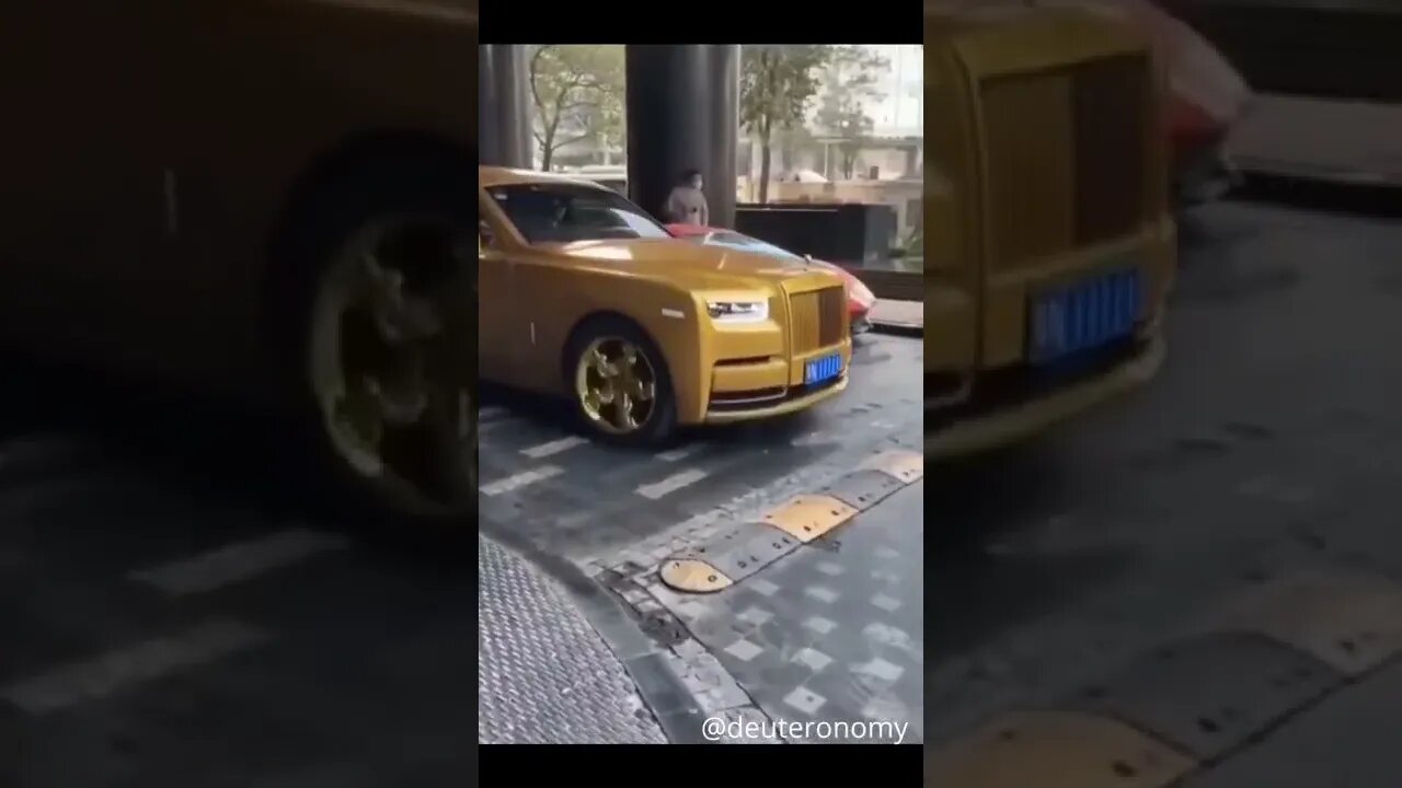 Gold plated rolls royce in cool look #shortsviral #shortsvideo #shorts #rollsroyce