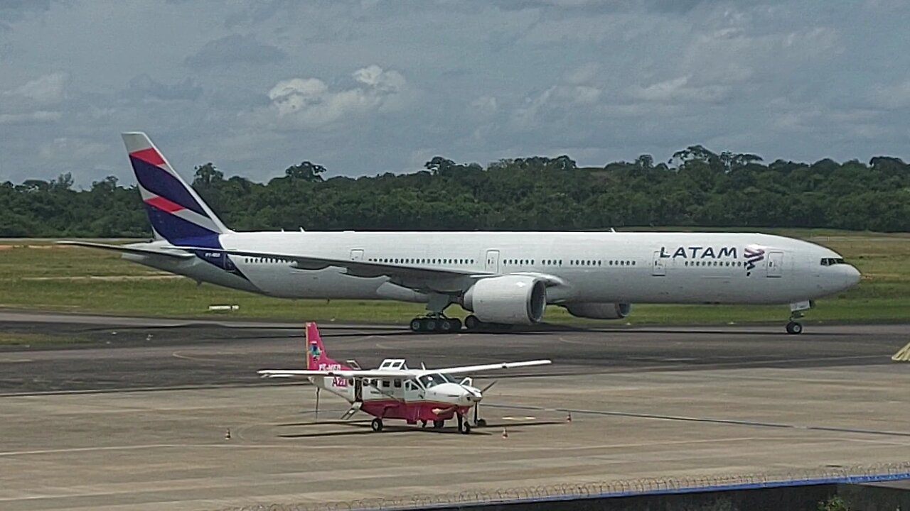 Boeing 777-300ER PT-MUI pousa em Manaus vindo de Guarulhos