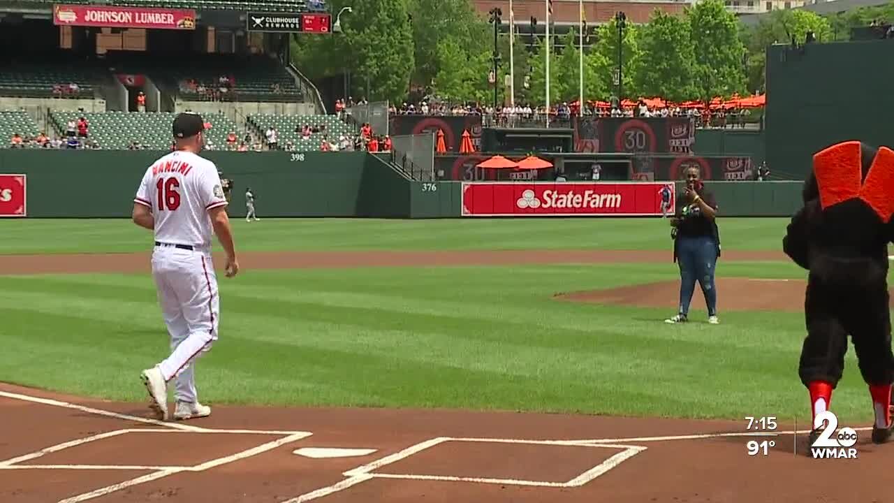 Ravens, Orioles pay tribute to Baltimore sports superfan Mo Gaba