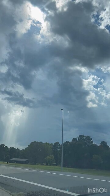 Beautiful 🤩 Sun ☀️ Rays🌝🌝🌝🌝🌝