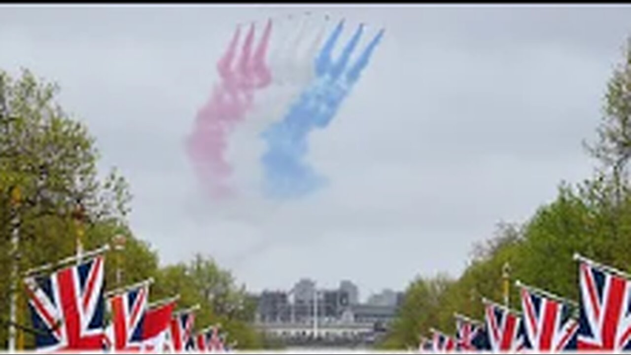 King Charles and the Royal Family watch the Red Arrows fly over Buckingham Palace - BBC News