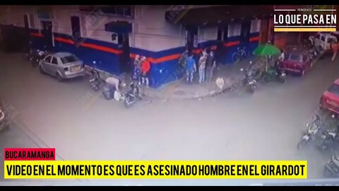 Video del momento exacto que un hombre es atacado