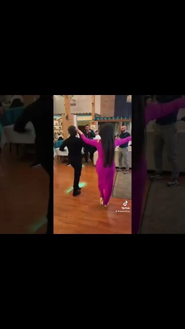 ПРЕКРАСНАЯ ДЕВУШКИ ТАНЦУЕТ ЛЕЗГИНКУ 2022#shorts