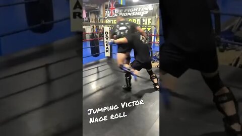 Jumping Victor Nage Rolling Knee Bar